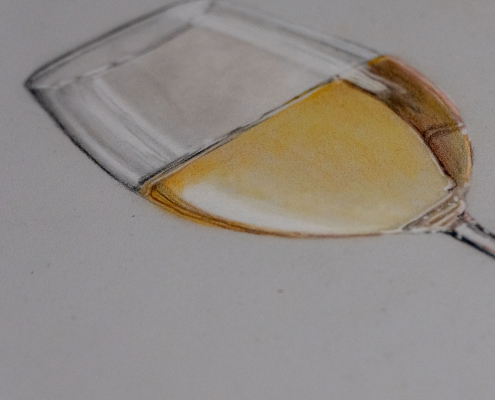 Weißweinglas mit Pastellkreide und Buntstiften