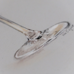 Weißweinglas mit Pastellkreide und Buntstiften